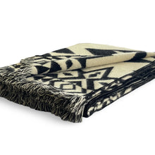 Load image into Gallery viewer, Awa Throw - Natural / Black