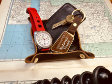 Load image into Gallery viewer, Deschutes National Forest Keychain