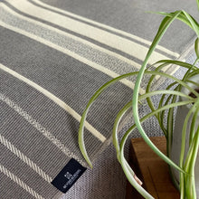 Load image into Gallery viewer, Equinoccio Throw - Cedar Brown