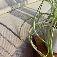 Load image into Gallery viewer, Equinoccio Throw - Cedar Brown