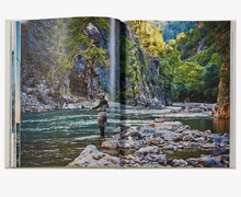 Load image into Gallery viewer, Fishing - The Ultimate Book