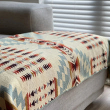 Load image into Gallery viewer, Secoya Throw - Vibrant Mint