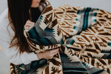 Load image into Gallery viewer, Quichua Blanket - Rainfall
