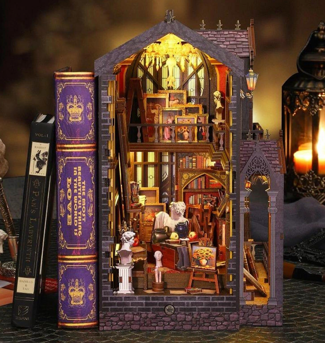 Book Nook - Wonder Studios - Art Museum